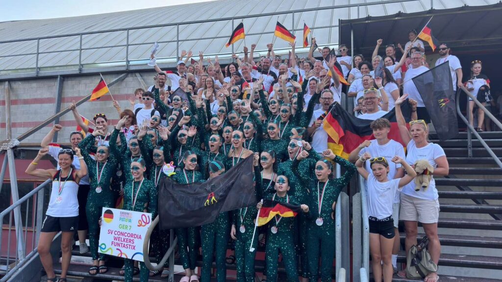 Großer Jubel über Gold: Die „Funtastix“ des SV Welkers haben sich auf den europäischen Thron gehievt.
